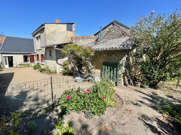 Offres de vente Maison de village Clefs 49150